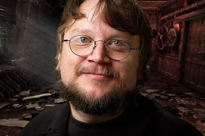 ប្រធានក្រុម Guillermo Del Toro