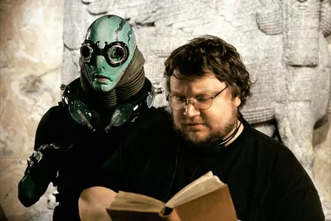 GuillerMoel Del Toro filmiň suratyny surata düşürmek