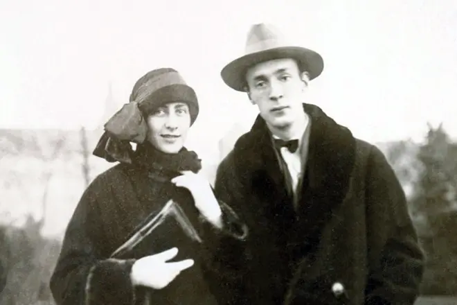 Vladimir Nabokov agus Vera Solonim san óige