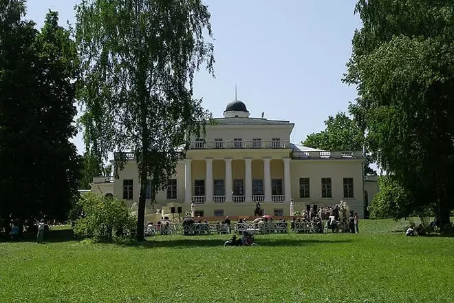 სახლი Fedor tyutchev ანგლასში