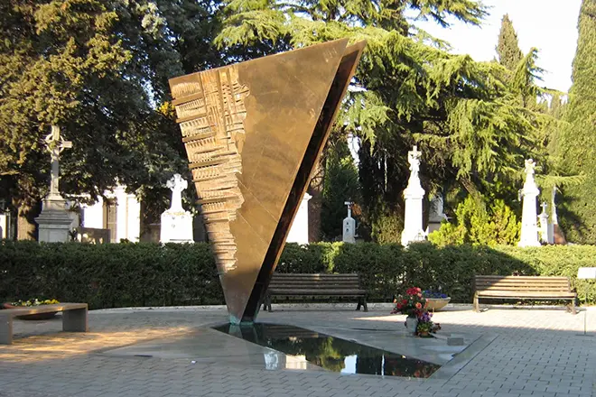 Grave Federico Fellini