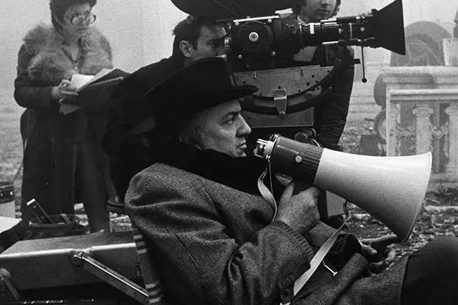 Federico Fellini op 'e set