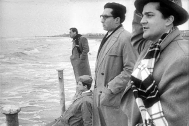 Režisér Federico Fellini počas natáčania