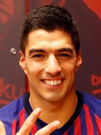 Luis Suarez - 写真、バイオグラフィー、ニュース、パーソナルライフ、サッカー選手2021