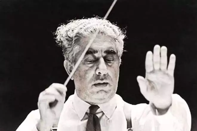 Vezető Aram KhaChaturian