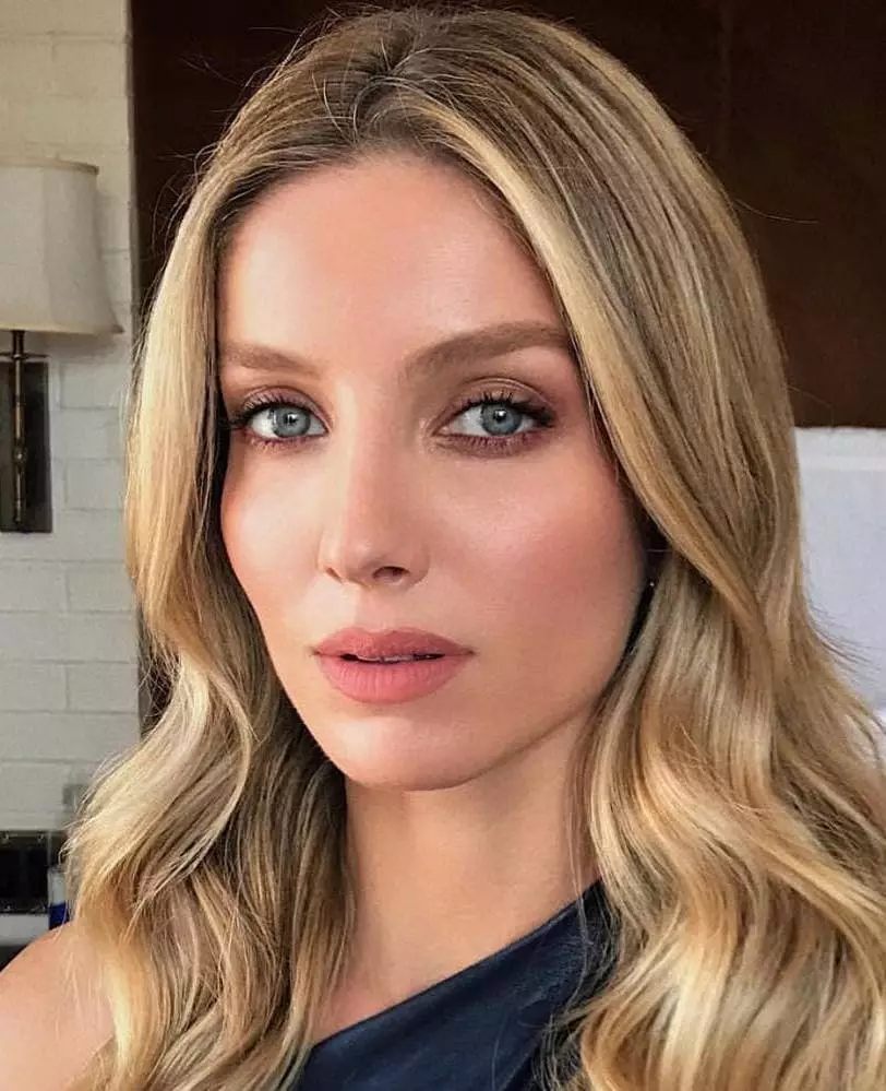 Annabelle Wallis - Fotó, életrajz, személyes élet, hírek, színésznő 2021