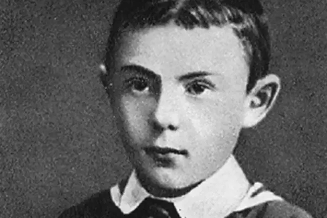 Mikhail Privhanin στην παιδική ηλικία