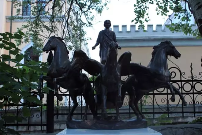 Monument till Nikolai Gogol i Odessa