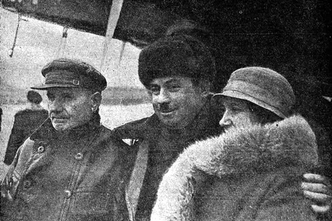 Ivan Papanin dan istrinya Galina dan Ayah