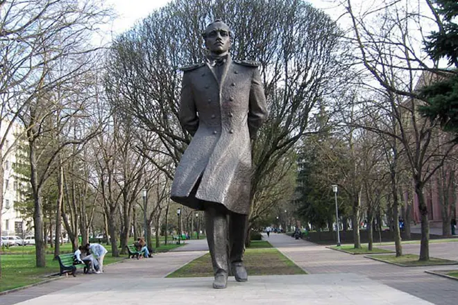 Monument to Mikhail Lermontov í Stavropol