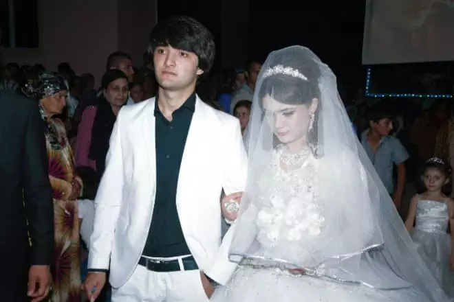 Mariage de Shahrira Davlatova