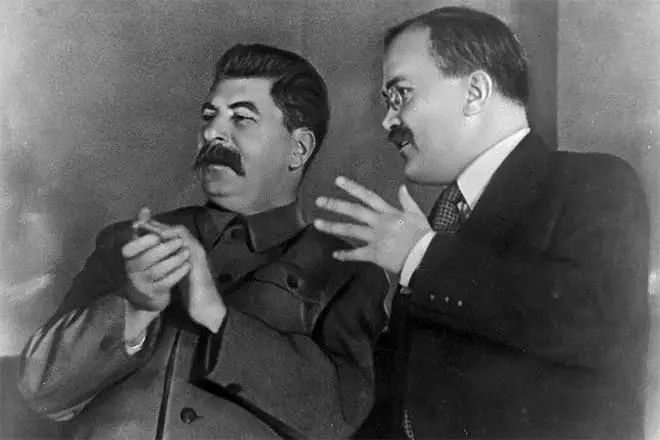 Vyacheslav Molotovas ir Džozefas Stalinas