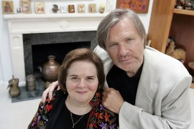 Олег Совјов со жена Џоан Борсен