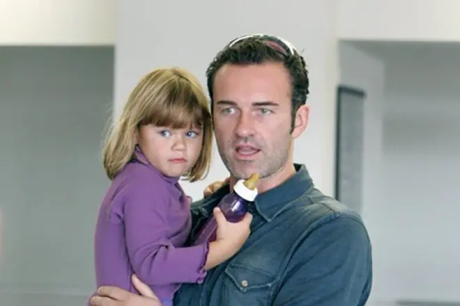 Julian McMahon med sin datter