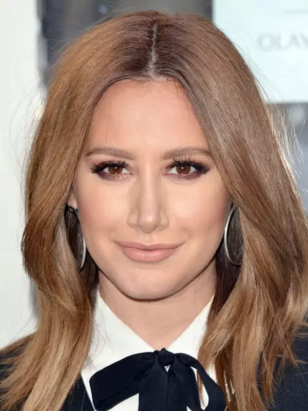 Ashley Tisdale - elulugu, foto, isiklik elu, uudised, filmograafia 2021