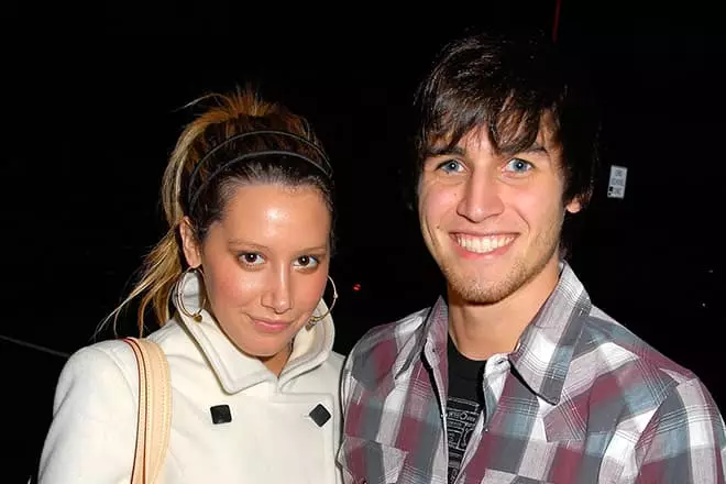Ashley Tisdale και Jared Murillo