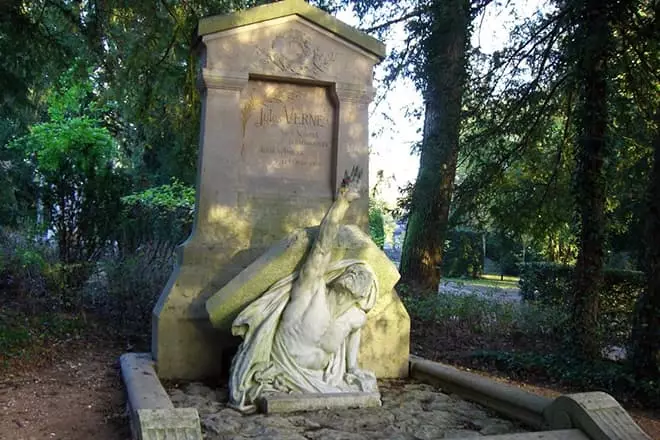 قبر ژول ورنا