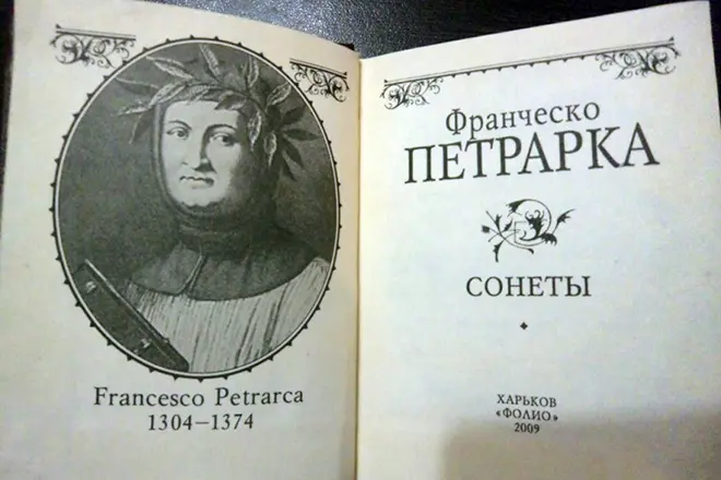 Livre de poèmes Francesco Petrarch