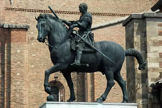 статуя Донателло