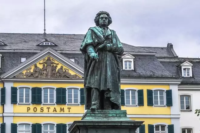 Tượng đài đến Ludwig van Beethoven