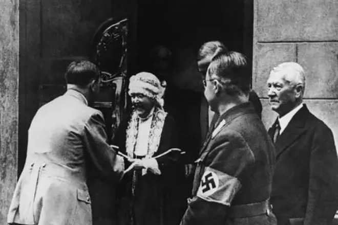 Elizabeth Nietzse ënnerstëtzt d'Iddien vun der Nazien