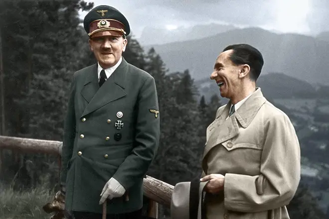 জোসেফ Goebbels এবং অ্যাডলফ হিটলার