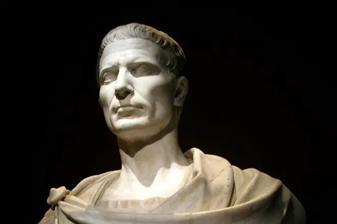 Statue of Guy Julia Caesar