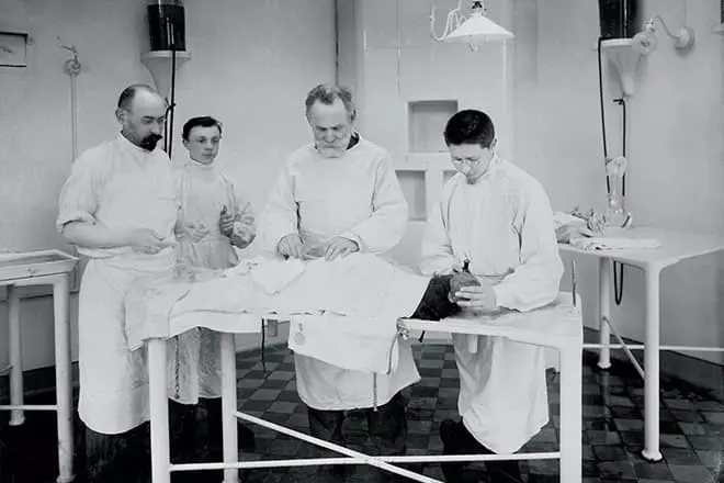 Ivan Pavlov în timpul intervenției chirurgicale
