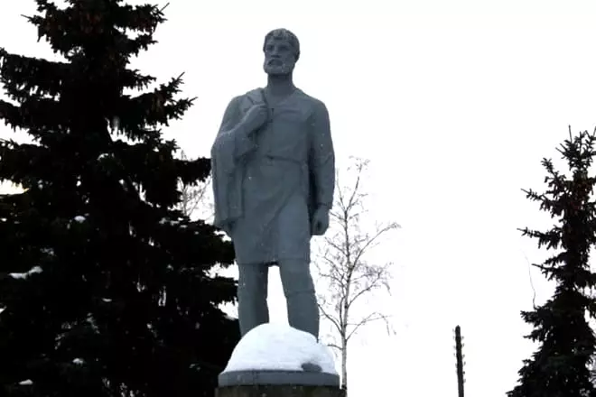 Monumento Semen Dezhnev na cidade de Veliky Ustyug