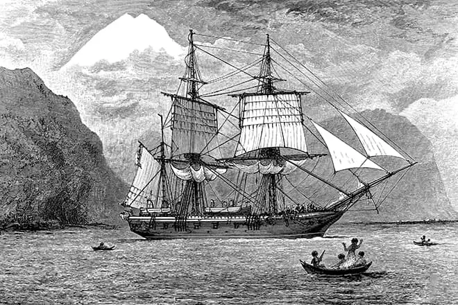 Charles Darwin Ship