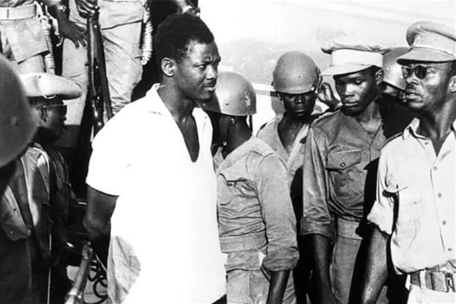 Patrice Lumumba bị giam cầm