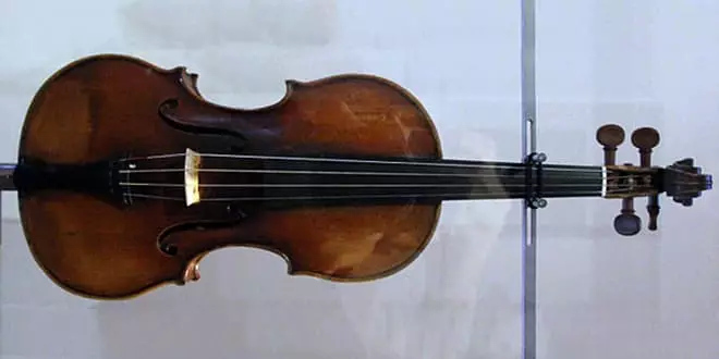 Fiðla Niccolo Paganini.