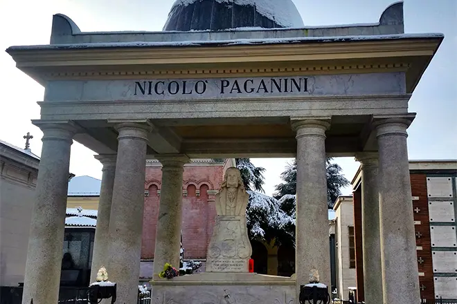 ផ្នូរ Niccolo Paganini