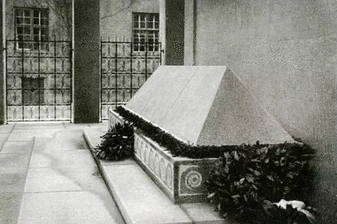 La tombe de Immanuel Kanta