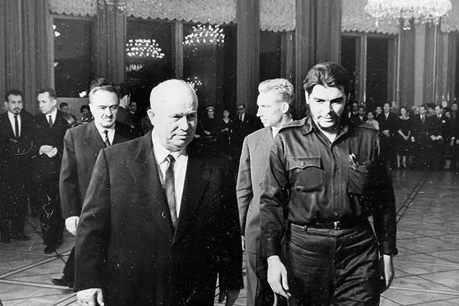 Che Guevara和Nikita Khrushchev