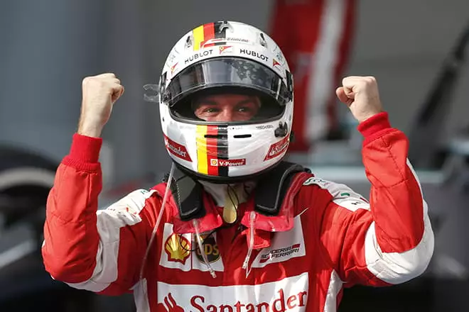 သံခမောက်၌ Sebastian Vettel