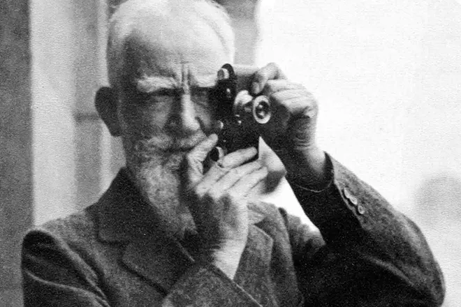 Bernard Shaw alitembelea Urusi.