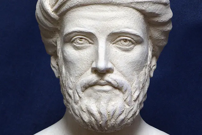 Pytagora Bust