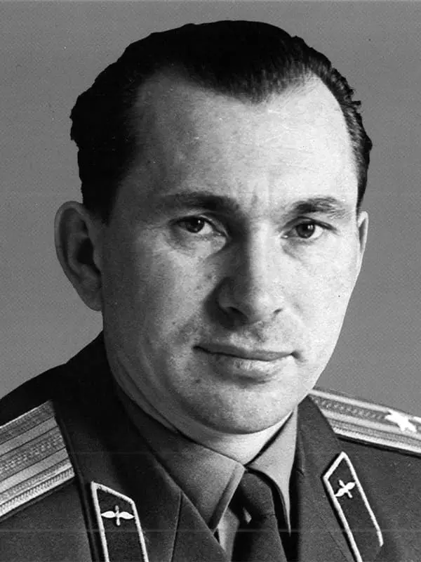 Pavel Belyaev (Cosmonauta) - Biografia, foto, vita personale, causa della morte, Alexey Leonov
