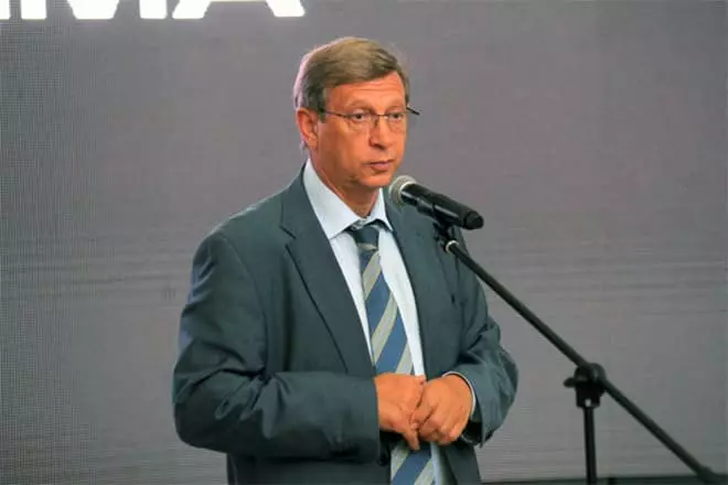Vladimir Yevtushenkov yakoze umwuga