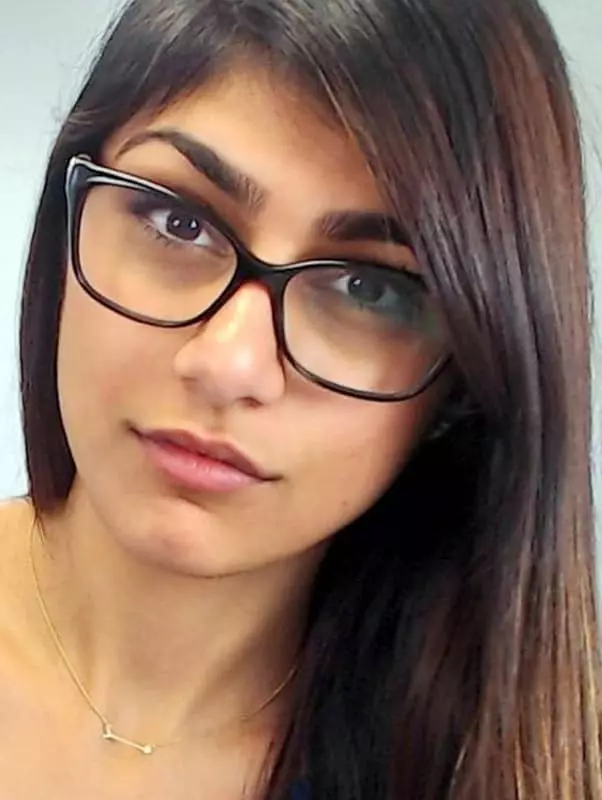 Mia khalifa - biografia, foto, vida pessoal, notícias, filmes 2021