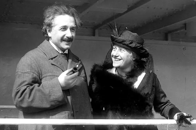 Albert Einstein en Elsa Levental