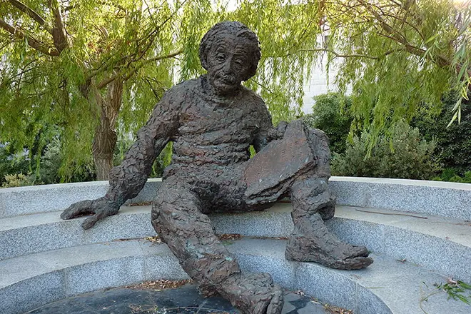 Monument à Albert Einstein Travail de Robert Berks