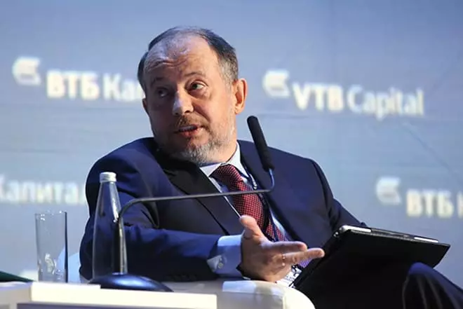 นักธุรกิจ Vladimir Lisin