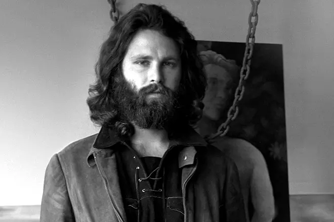 Jim Morrison con una barba