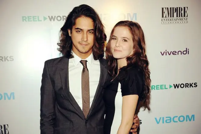 Zoe Doych和Evan Jogia