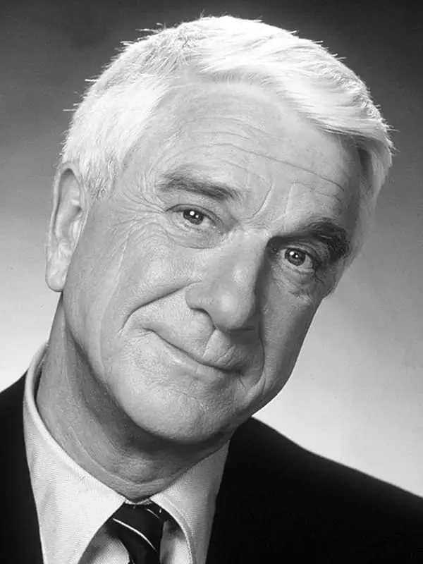 Leslie Nielsen - beathaisnéis, grianghraif, saol pearsanta, scannáin, cúis an bháis