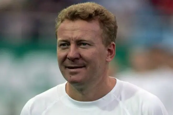 Estrela de fútbol Oleg Kuznetsov