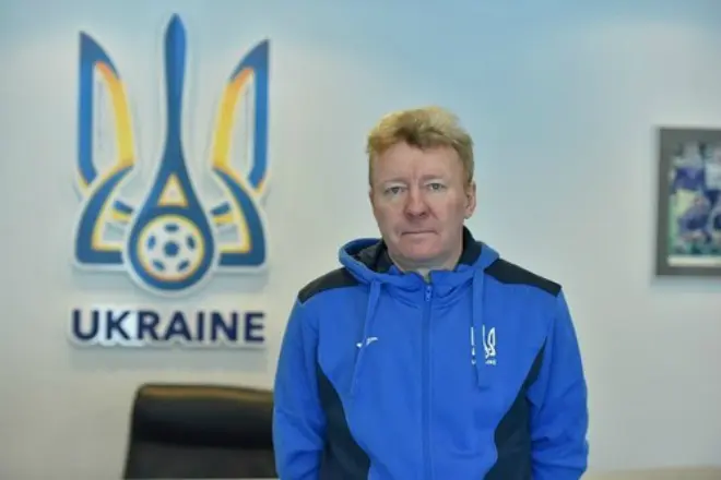 Oleg Kuznetsov - adestrador do equipo xuvenil de Ucraína