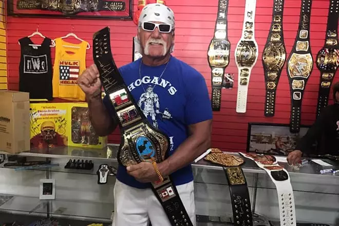 Hulk Hogan teraz.